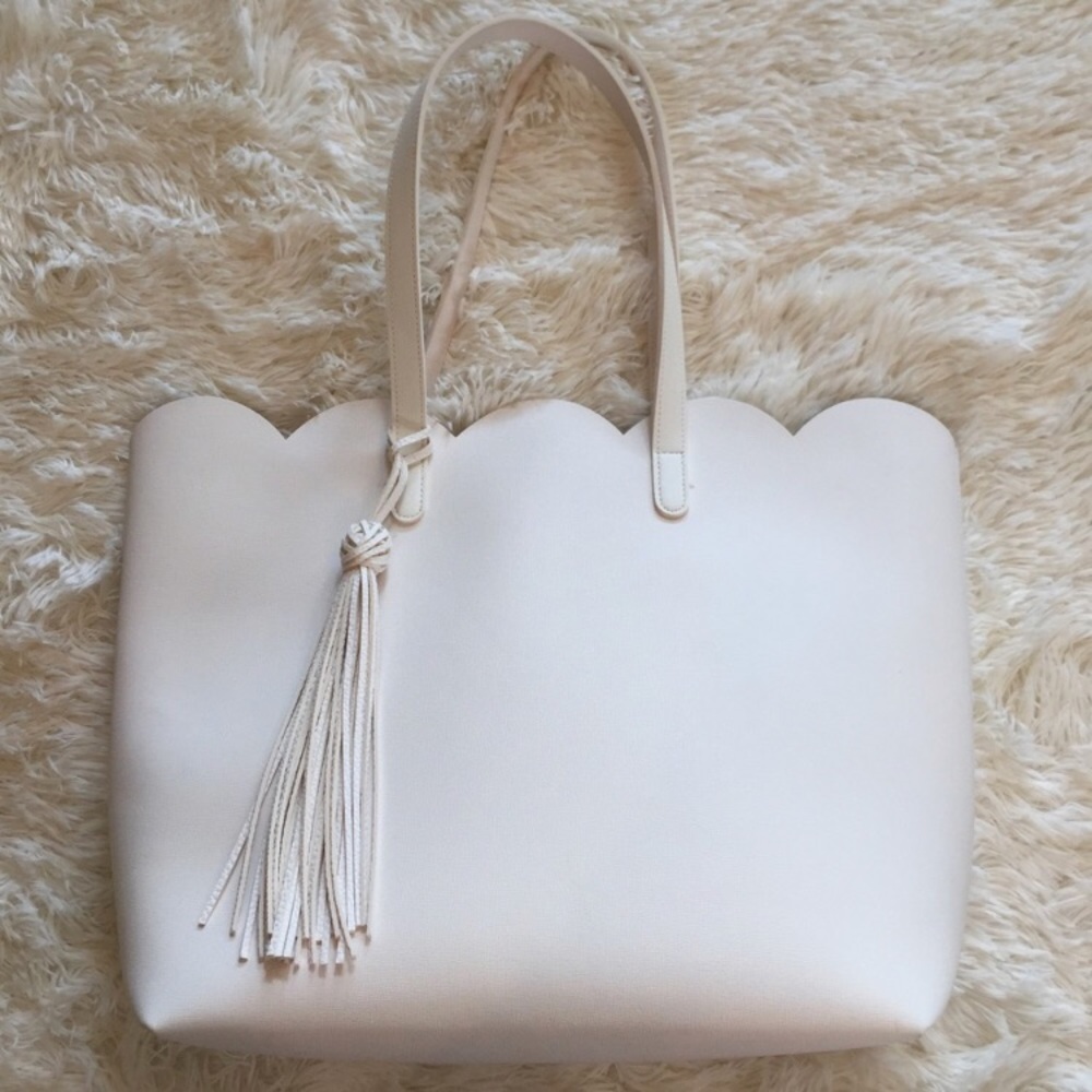 White faux leather scallop beach tote